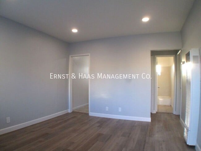 Photo - 815 E 9th St Unit #07