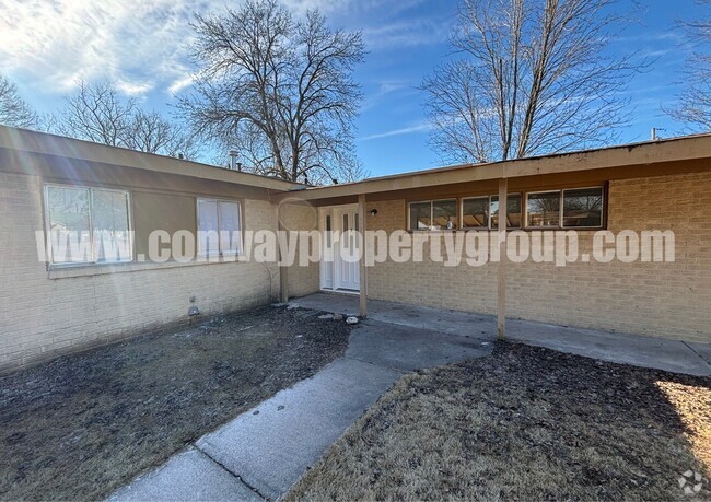 Building Photo - 1 Honeysuckle Ln Rental