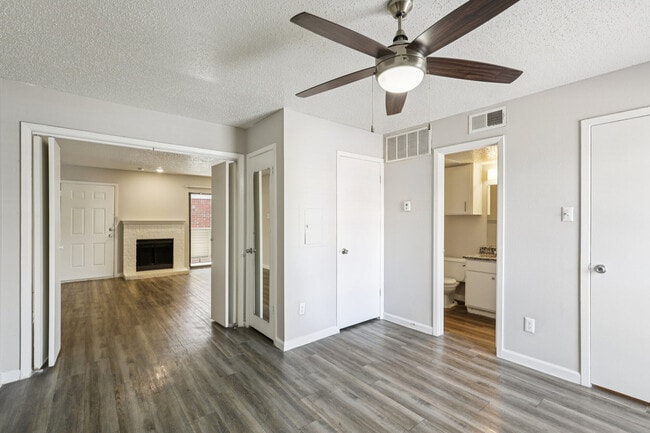 Claro Court Apartments