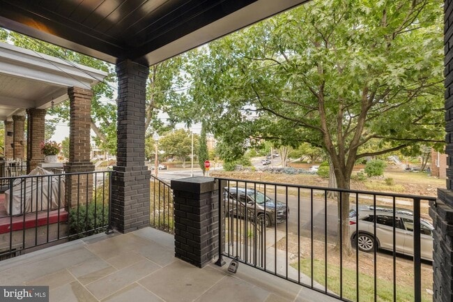 Photo - 4830 8th St NW