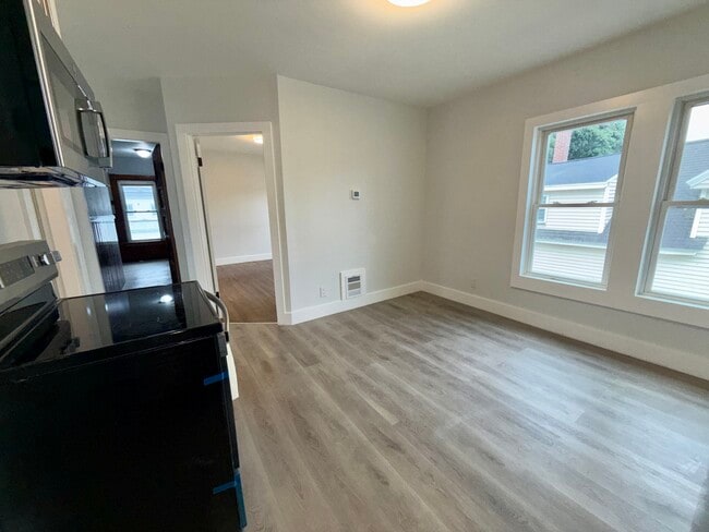 Photo - 6 Holmes St Unit 2