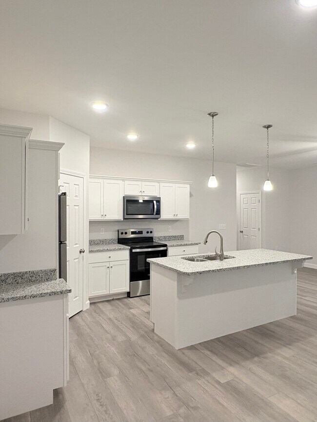 Photo - 870 Rodeo Ln