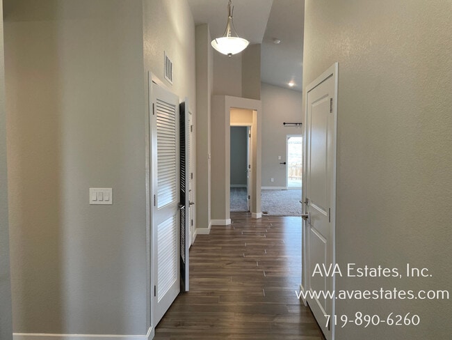 Photo - 2403 Sunrise Ln