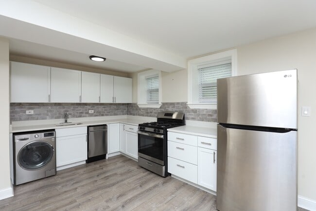 Photo - 856 W George St Unit 6H