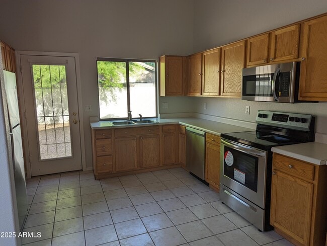 Photo - 2121 N Iowa St