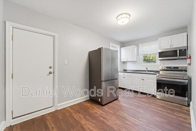 Photo - 926 Booth St Unit 2