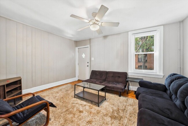 Photo - 203 W Union St