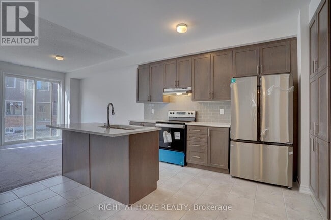 Photo - 2038 Cameron Lott Cres