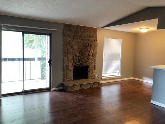 Photo - 17331 Red Oak Dr Unit 32