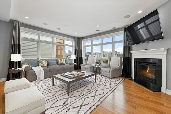 Photo - 350 W 2nd St Unit 9