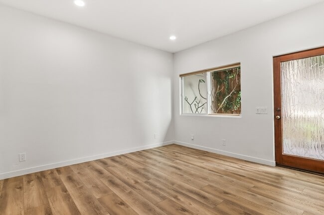 Photo - 2594 Montgomery Ave