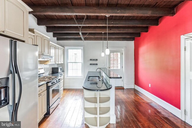 Photo - 1911 Green St Unit 6