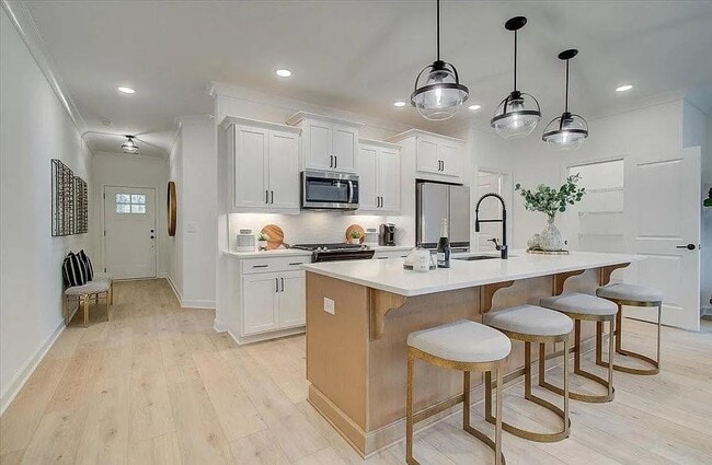 Photo - 121 Priestwood Ln Townhome