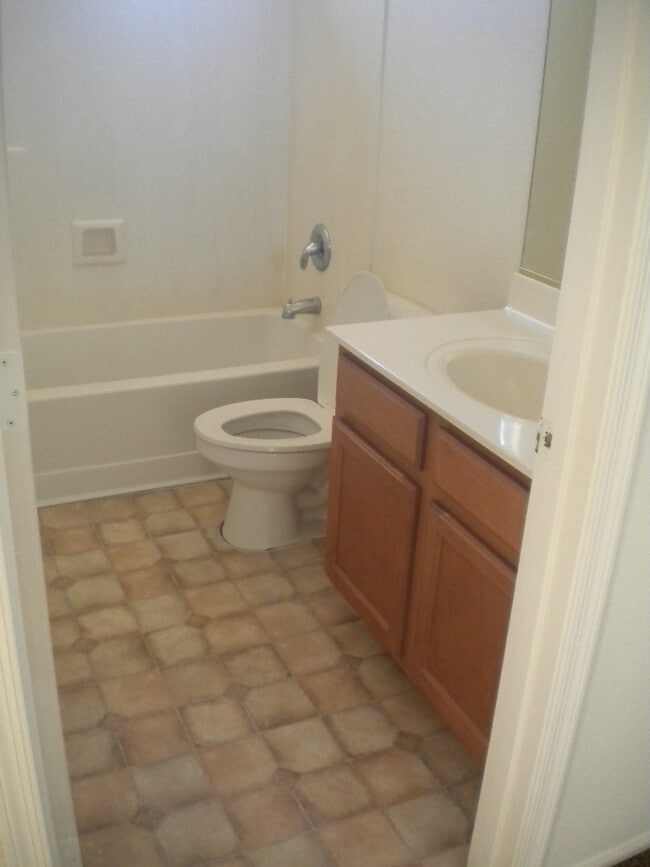 Photo - Spacious 3 bedroom, 2.5 bathroom