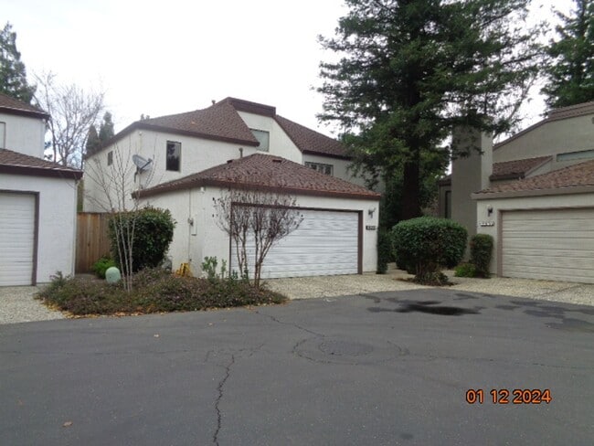 Photo - 1250 Redwood Ct