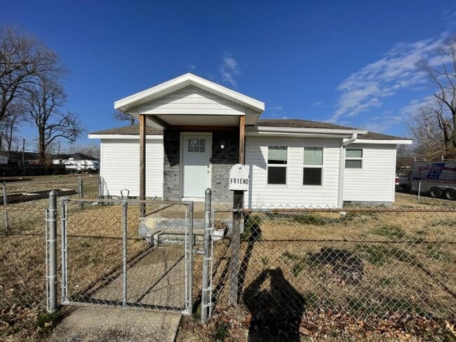 Building Photo - 138 E Hannum St