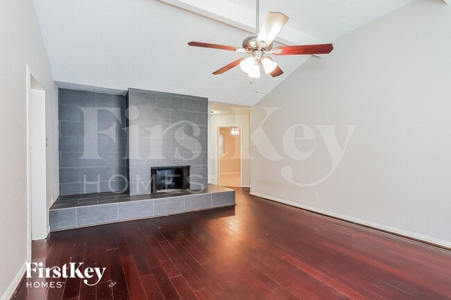 Photo - 5903 High Meadow St