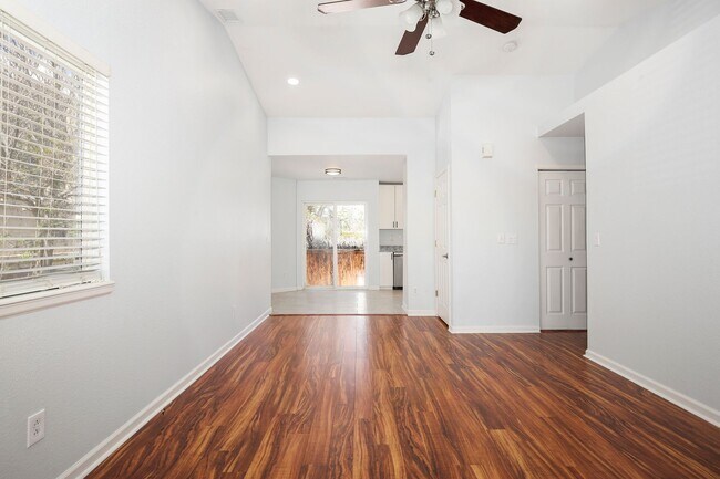 Photo - Beautiful 3 bed / 2 bath duplex in Uptown Neighborhood!