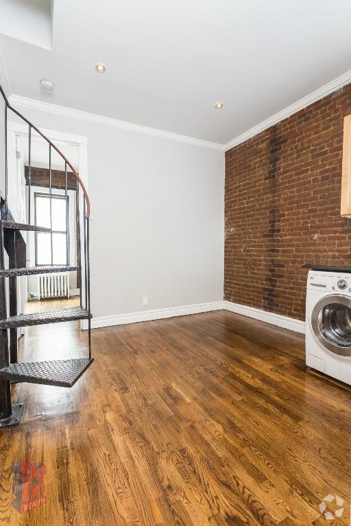 Building Photo - 219 E 23rd St Rental