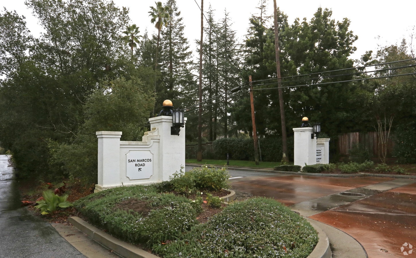 Photo - Fellowship Plaza