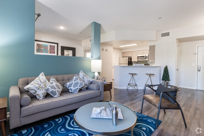 2BR, 2BA - 1056SF