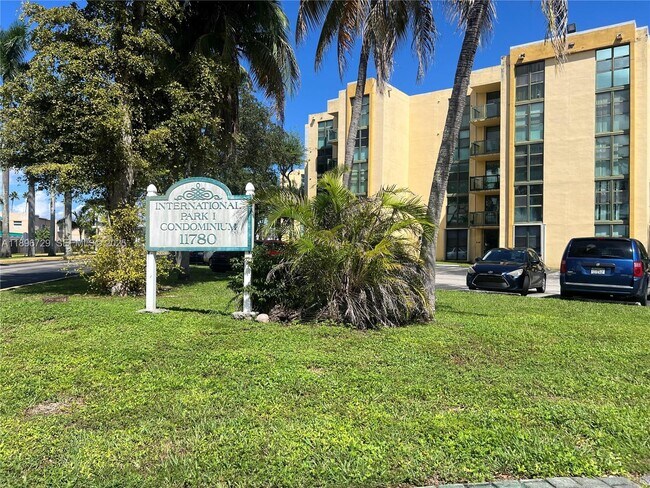 Photo - 11780 SW 18th St Unit 103-2