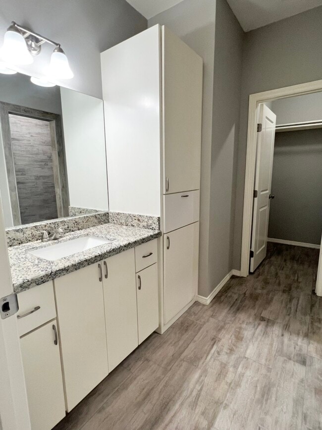 Photo - 1306 W Heritage Dr Unit 1