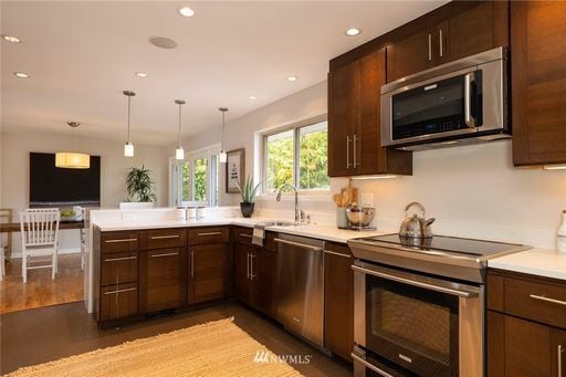 Building Photo - Beautiful Mid-Century Home on a Corner Lot...