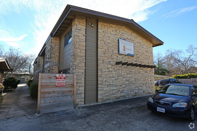 Photo - Bull Creek Apartments