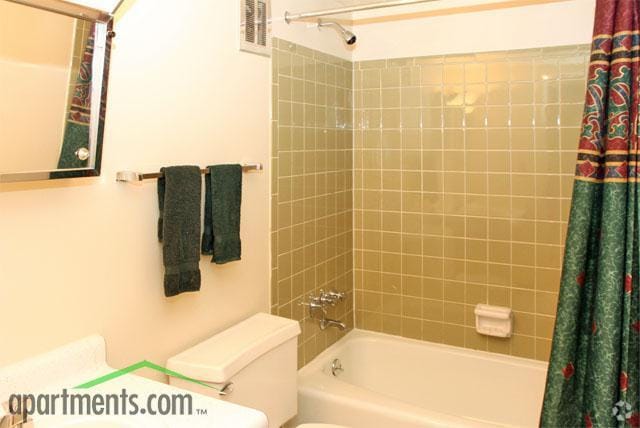 Bathroom - Delshire Apartments