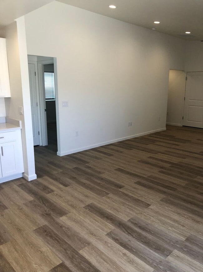 Photo - 2405 South Dr