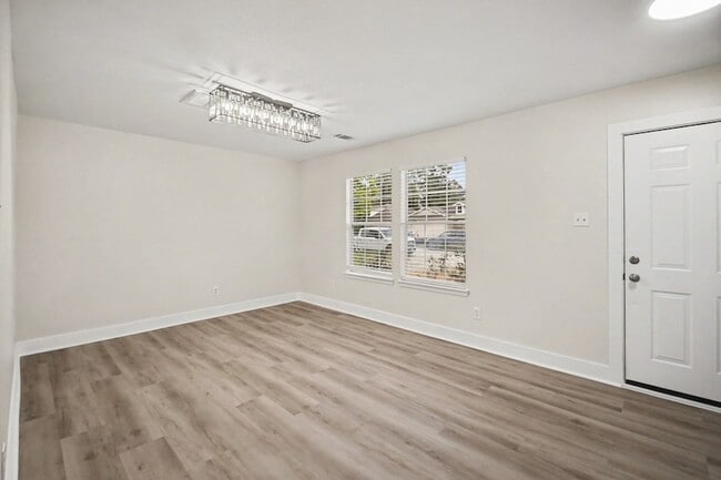 Photo - 431 Laurel Timbers Dr