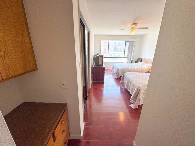 Photo - 639 Broadway Unidad 2