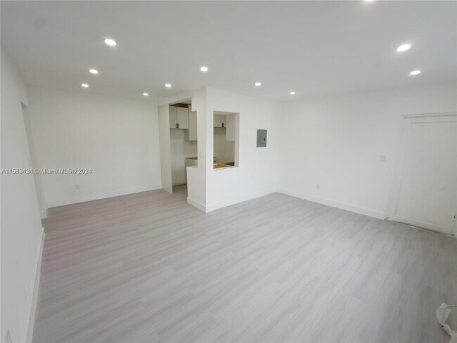 Photo - 1936 Normandy Dr Condo