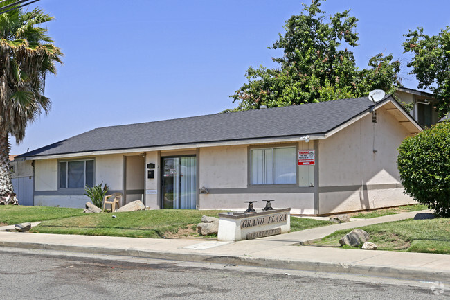 Building Photo - Grand Plaza Apartments