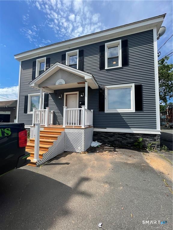 Building Photo - 1044 Farmington Ave