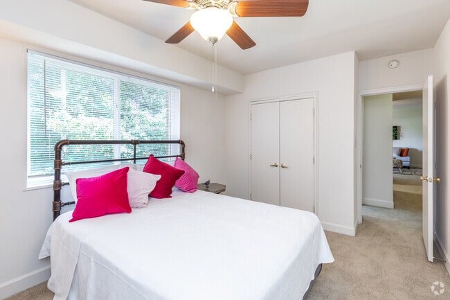 2BR, 1BA - Bedroom 1