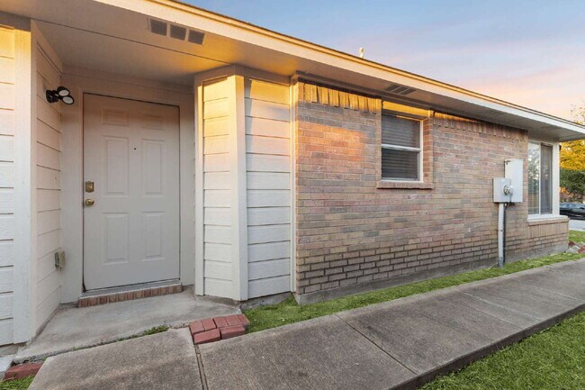 Charming Home in Presidential Meadows