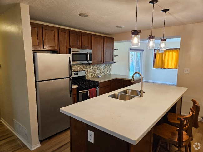 Building Photo - 5635 Roche Dr Rental