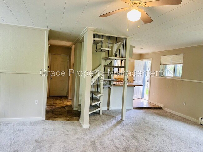 3294 Smith Hill Rd