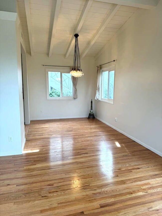 Photo - 2372 Teviot St Unit 1-2