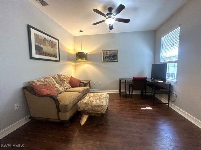 Building Photo - 2004 Tarpon Bay Dr N Unit 201