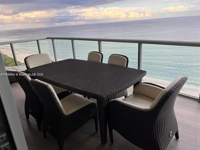 Building Photo - 17121 Collins Ave Unit 1207 Rental