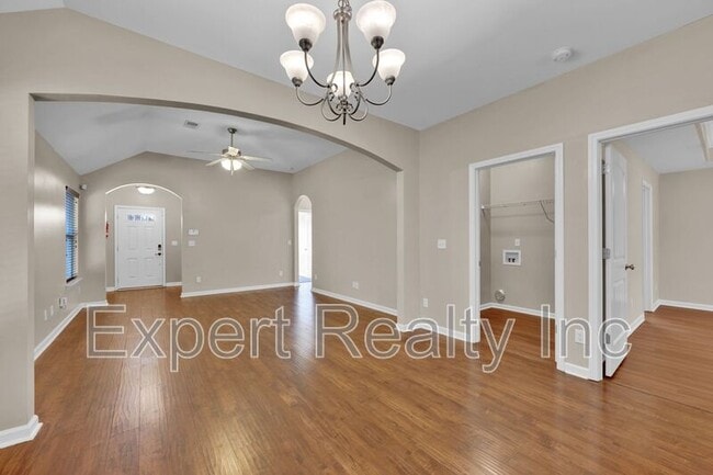 Photo - 1633 Cove Dr