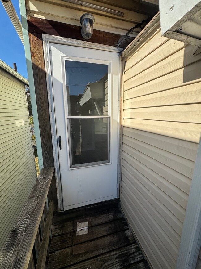 Photo - 207 Railroad Ave Unit 2