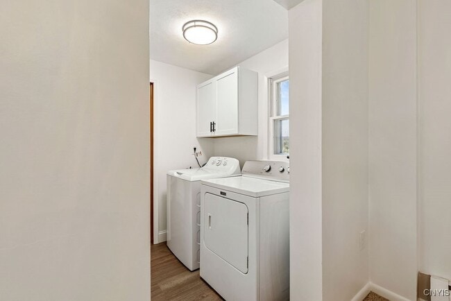 Building Photo - 3183 Mohawk St