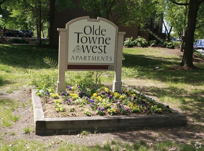 Photo - Olde Towne West