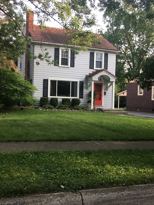 Building Photo - Clintonville Single Family House with 2-car Detached Garage