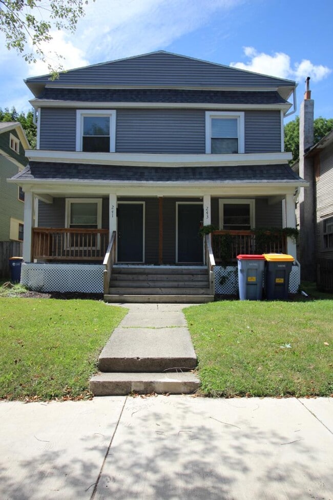 Photo - 243 Valley Ave NW