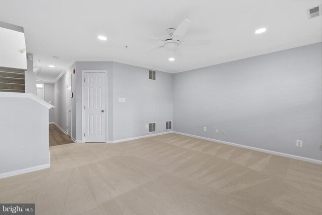 Photo - 351 Livermore Ln